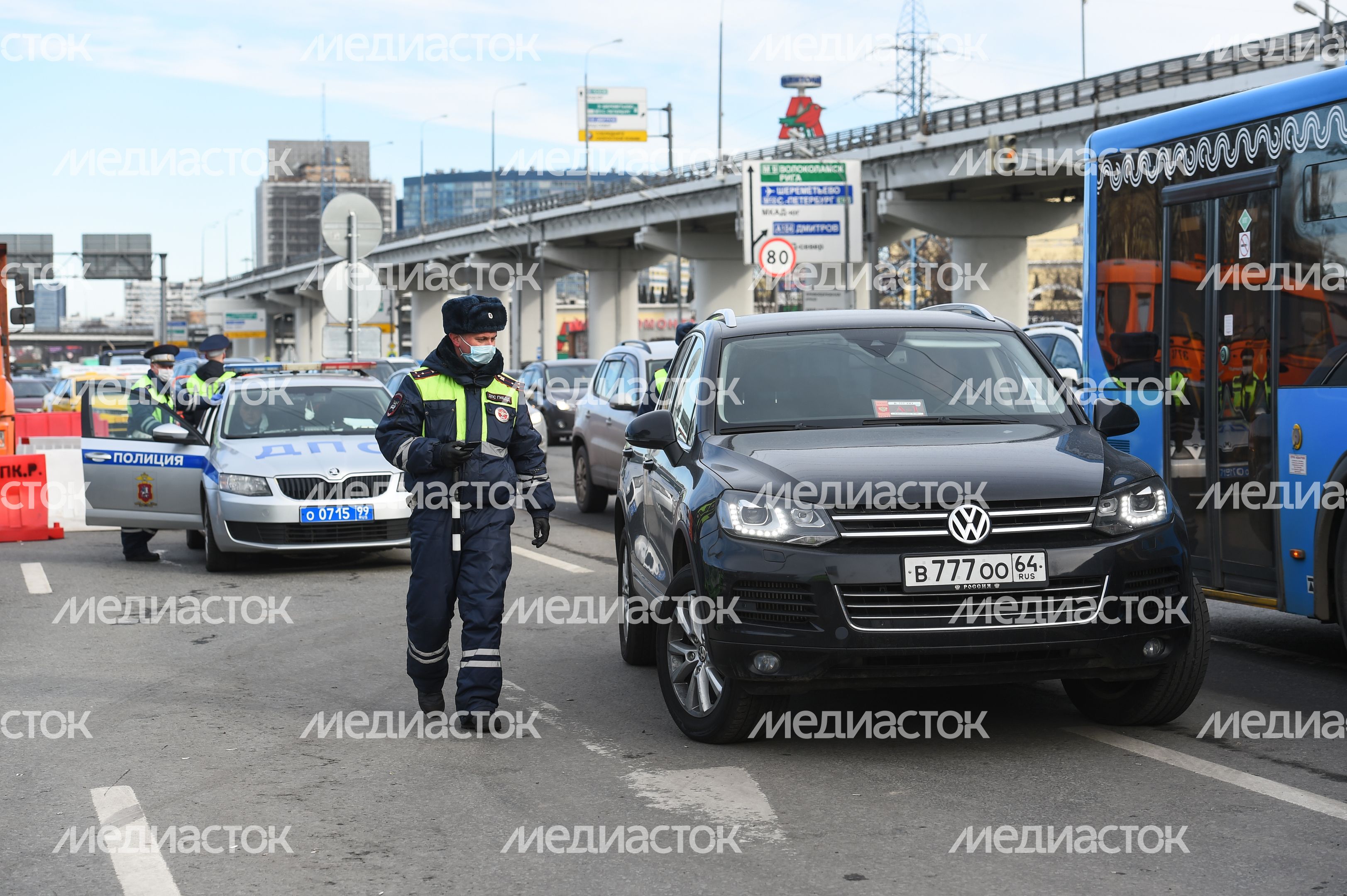 Проверка пропусков на въезде в Москву в период самоизоляции