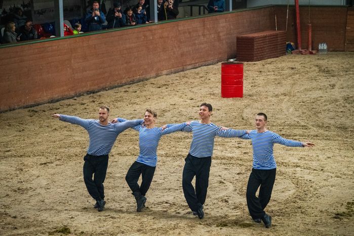 Конное представление «Наша весна! Наша Победа!» в парке «Патриот»