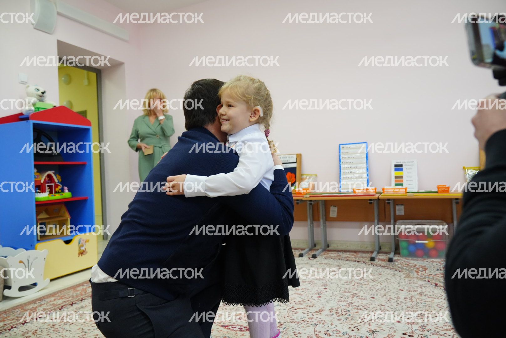 Посещение интерната для обучения слепоглухих детей и молодых инвалидов в Сергиево-Посадском округе Губернатором Подмосковья