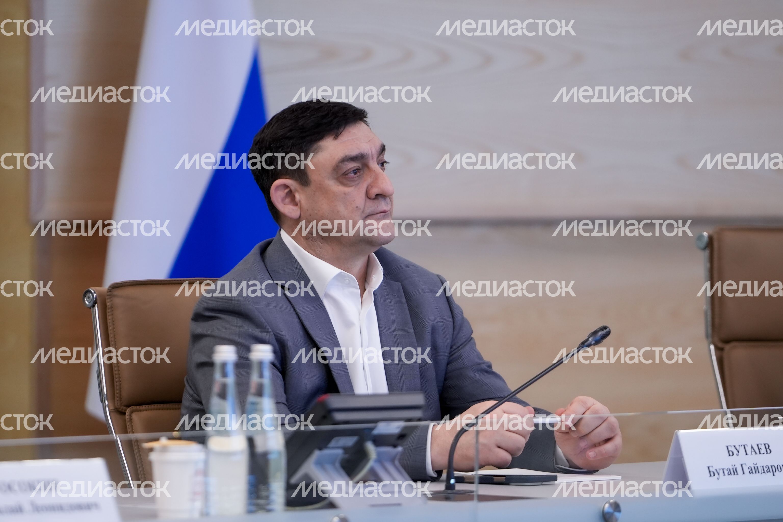 На совещании с губернатором главной темой стала поддержка защитников Родины и их близких На совещании с губернатором главной темой стала поддержка защитников Родины и их близких