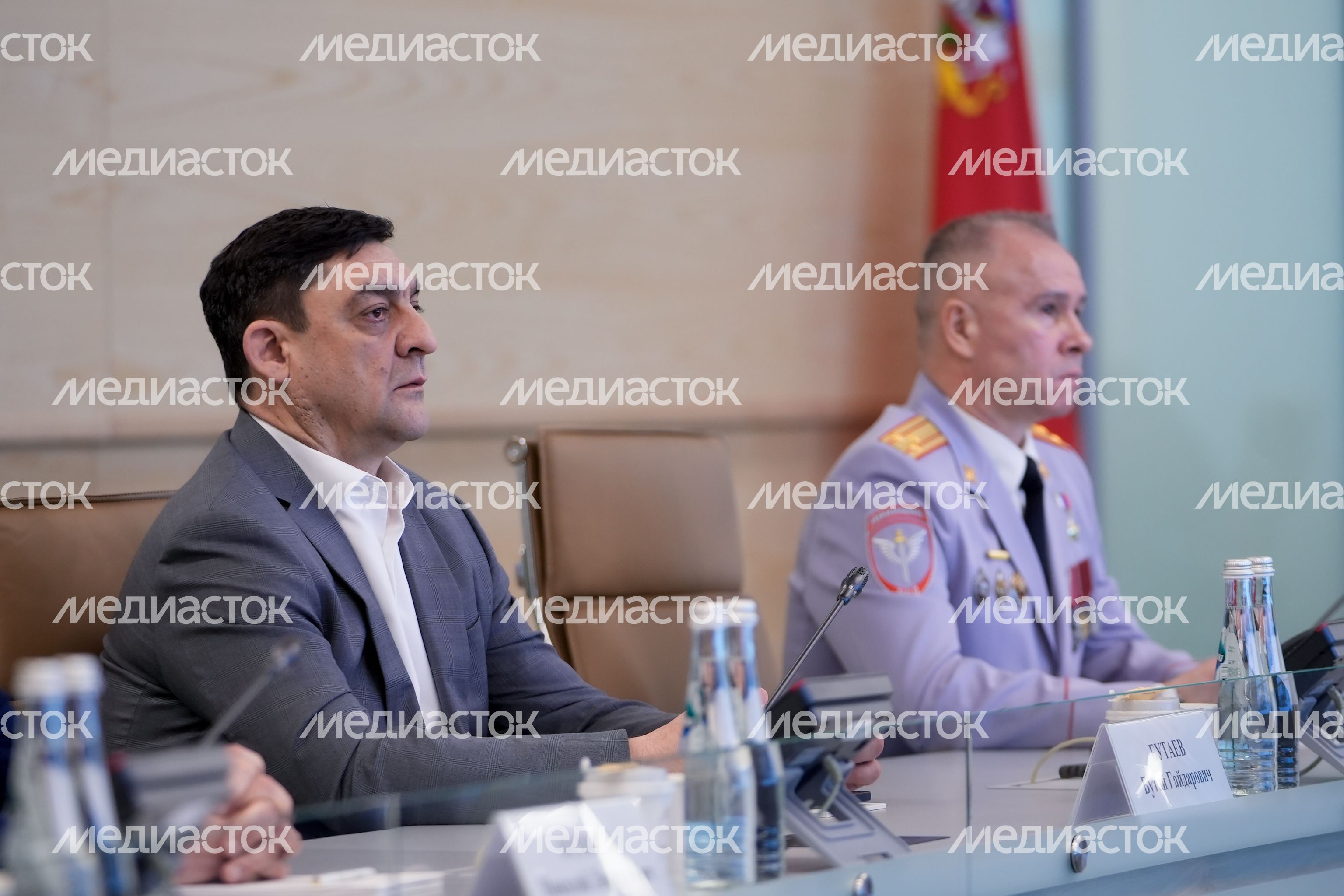 На совещании с губернатором главной темой стала поддержка защитников Родины и их близких На совещании с губернатором главной темой стала поддержка защитников Родины и их близких