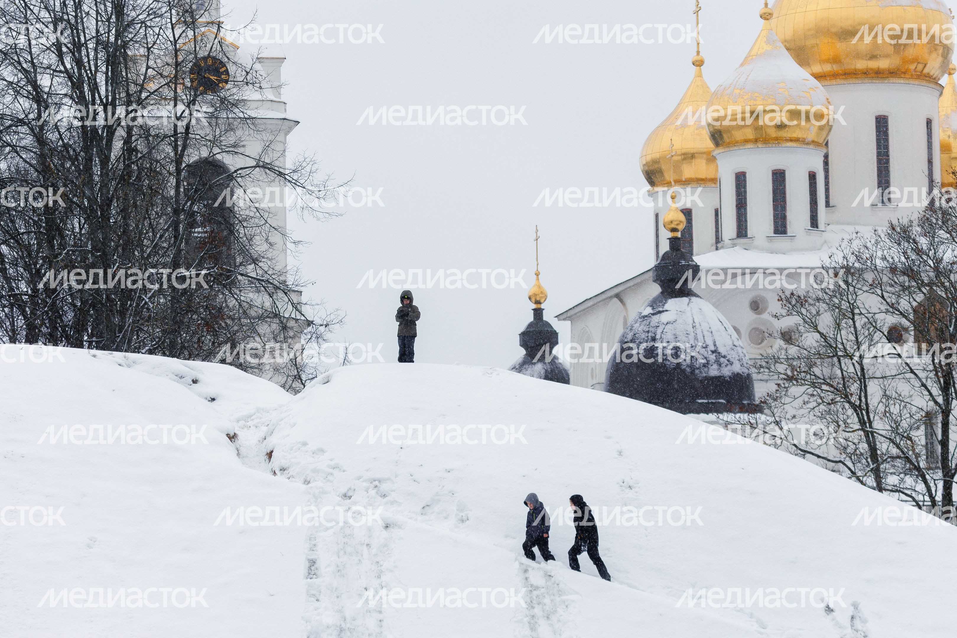 Кафедральный собор Успения Пресвятой Богородицы в Дмитровском кремле Кафедральный собор Успения Пресвятой Богородицы в Дмитровском кремле