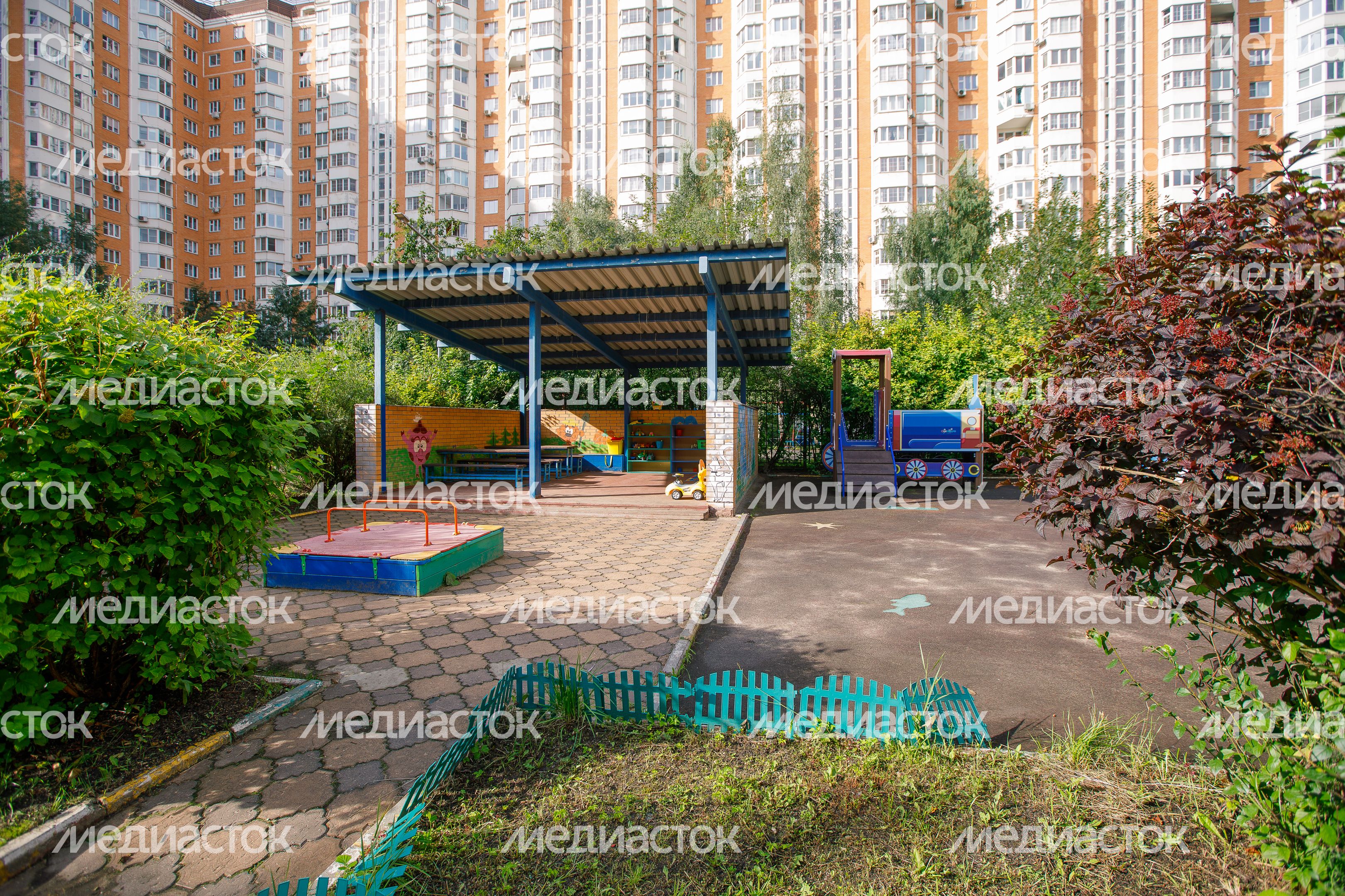 Игровая площадка в детском саду «Светлячок» в Химках Игровая площадка в детском саду «Светлячок» в Химках