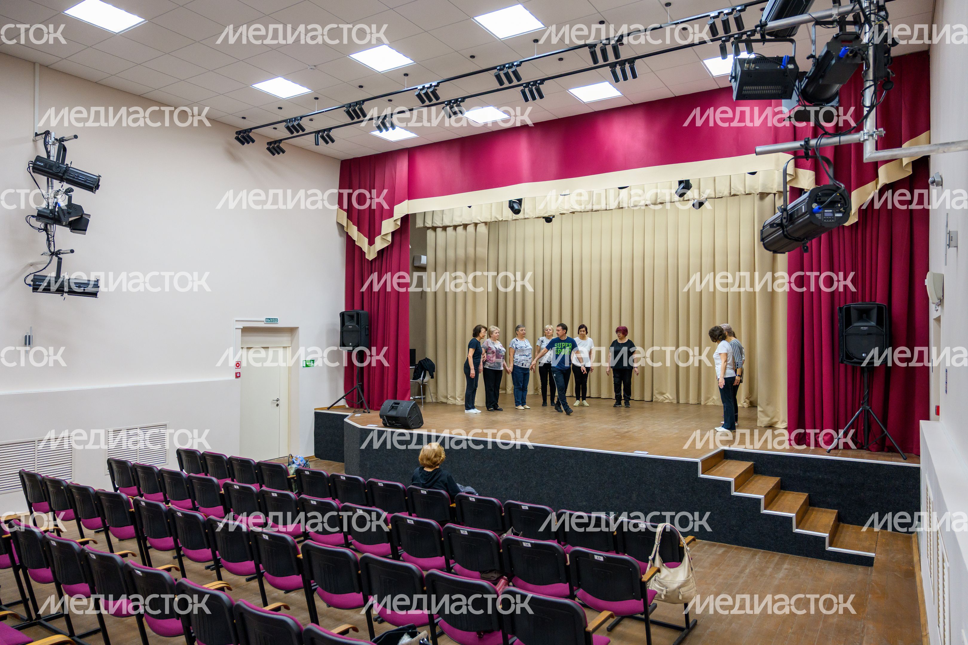 Концертный зал в Доме культуры поселка Радужный округа Коломна после капитального ремонта Концертный зал в Доме культуры поселка Радужный округа Коломна после капитального ремонта
