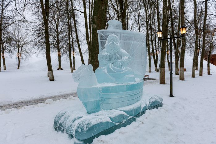Ледяной городок на Исторической площади в Дмитрове