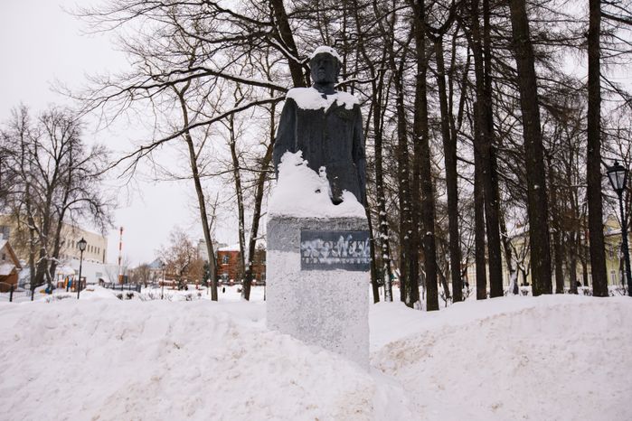 Сергиев Посад. Памятник В.М. Загорскому