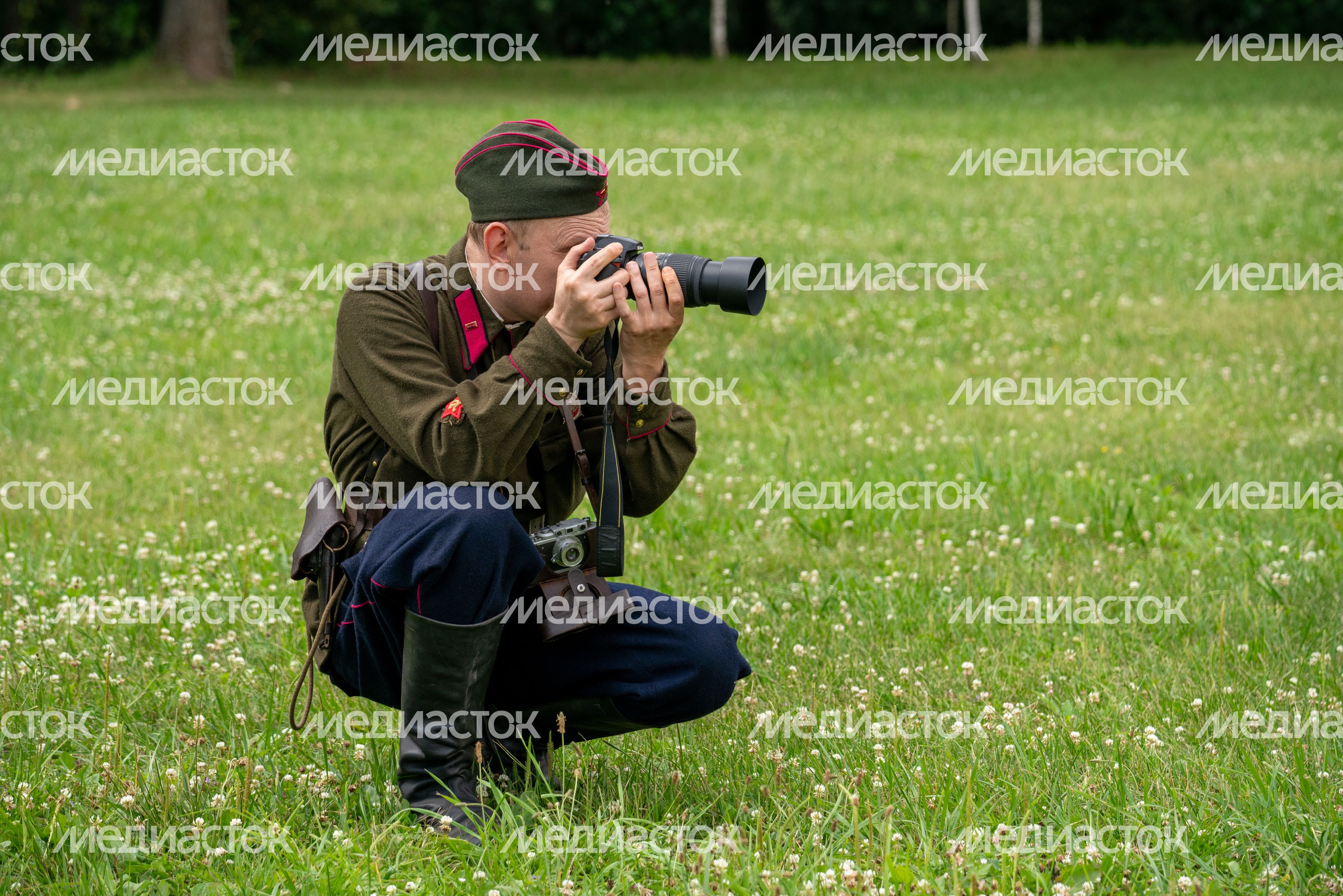 Реконструкция боя на военно-историческом фестивале «Ополчение. По зову сердца» в музее-заповеднике «Горки Ленинские» Реконструкция боя на военно-историческом фестивале «Ополчение. По зову сердца» в музее-заповеднике «Горки Ленинские»