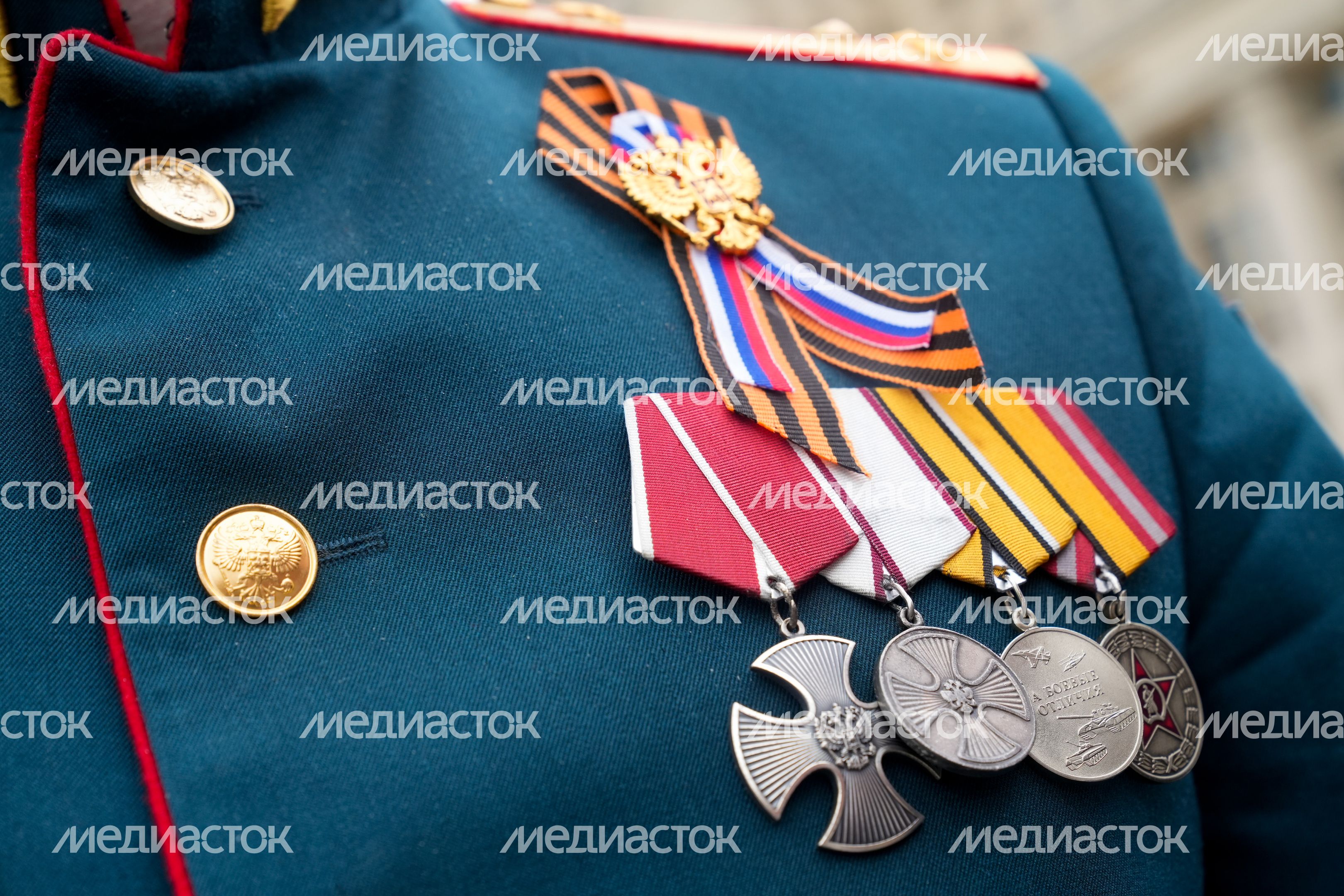 Участники специальной военной операции с детьми возложили цветы к Могиле Неизвестного Солдата Участники специальной военной операции с детьми возложили цветы к Могиле Неизвестного Солдата