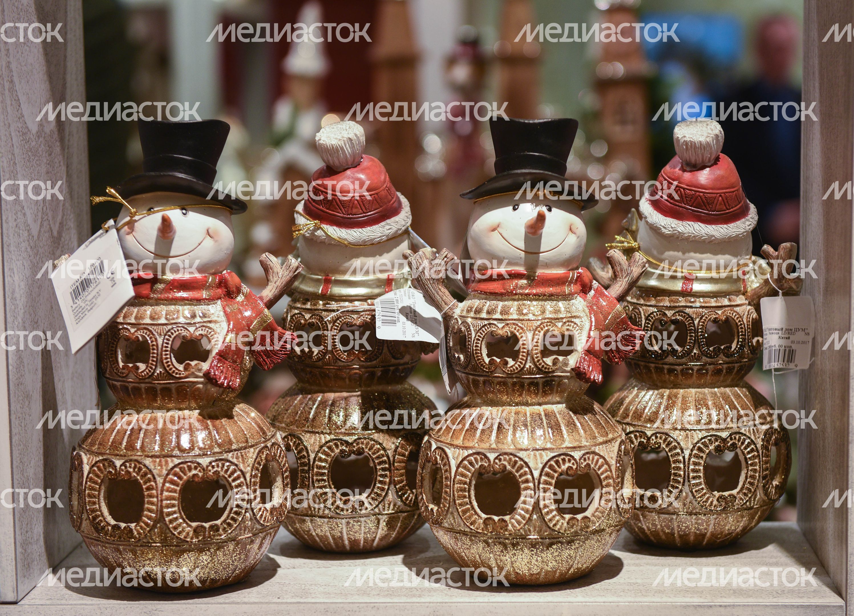 Самые яркие новогодние витрины Москвы