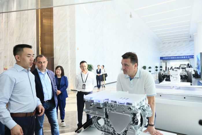Посещение автозавода Changan Automobile Group в Китае Губернатором Подмосковья