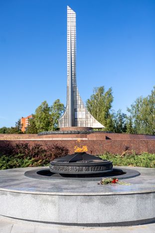 Мемориальный комплекс "Вечный огонь" в Мытищах