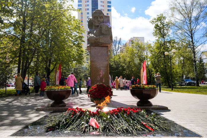 Зажжение Вечного огня в Королеве