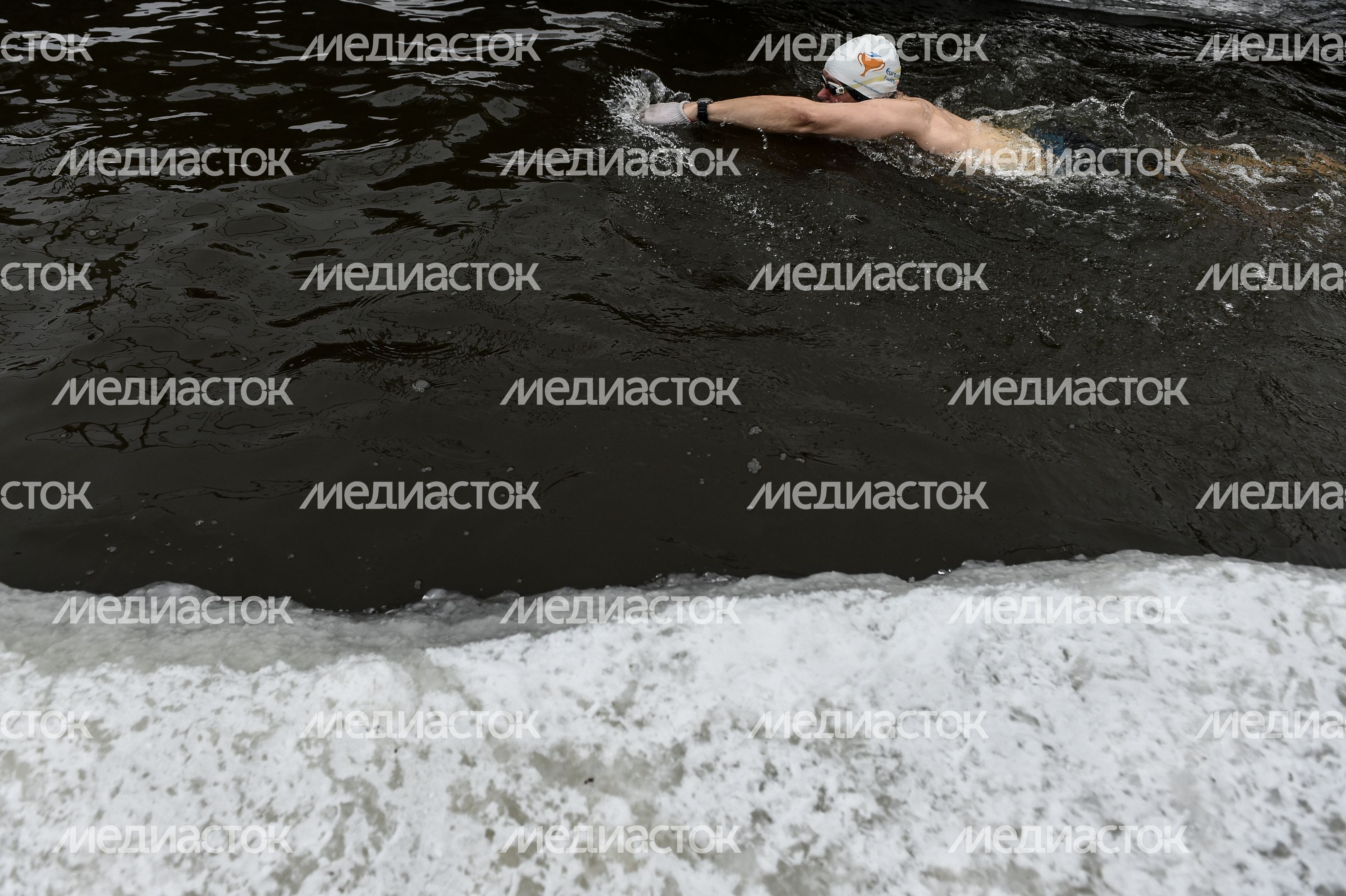 Купание моржей в Долгопрудном