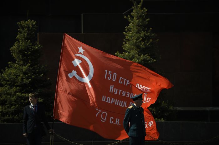 Церемония приема в пионеры на Красной площади в Москве