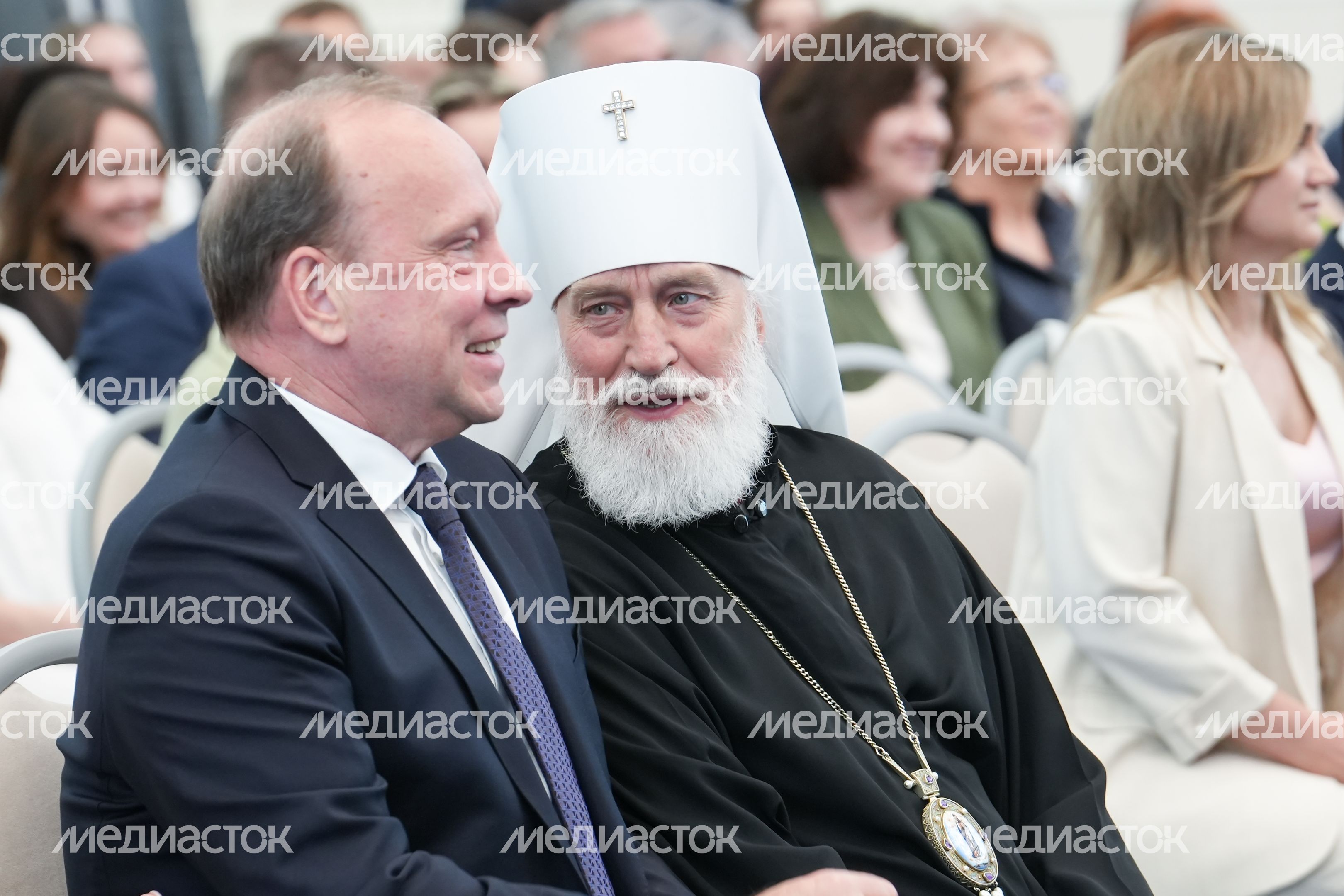 Соцработников Подмосковья поздравили с профессиональным праздником Соцработников Подмосковья поздравили с профессиональным праздником