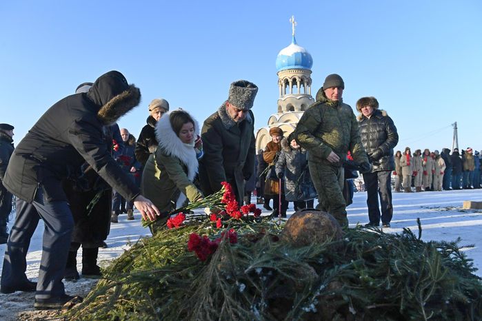 Открытие отреставрированного воинского мемориала в деревне Ельня