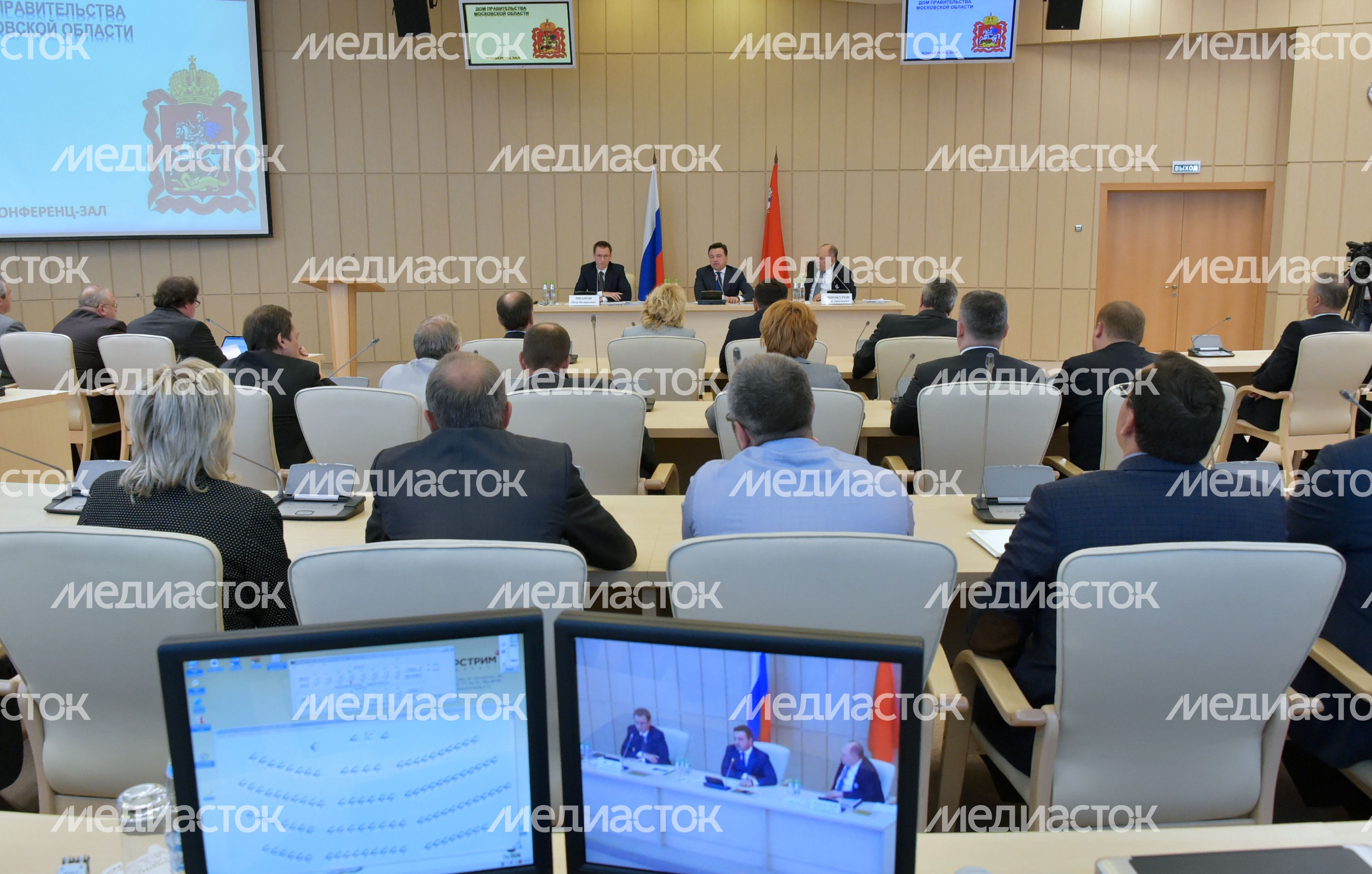 А. Воробьев провел рабочую встречу с перевозчиками Московской области