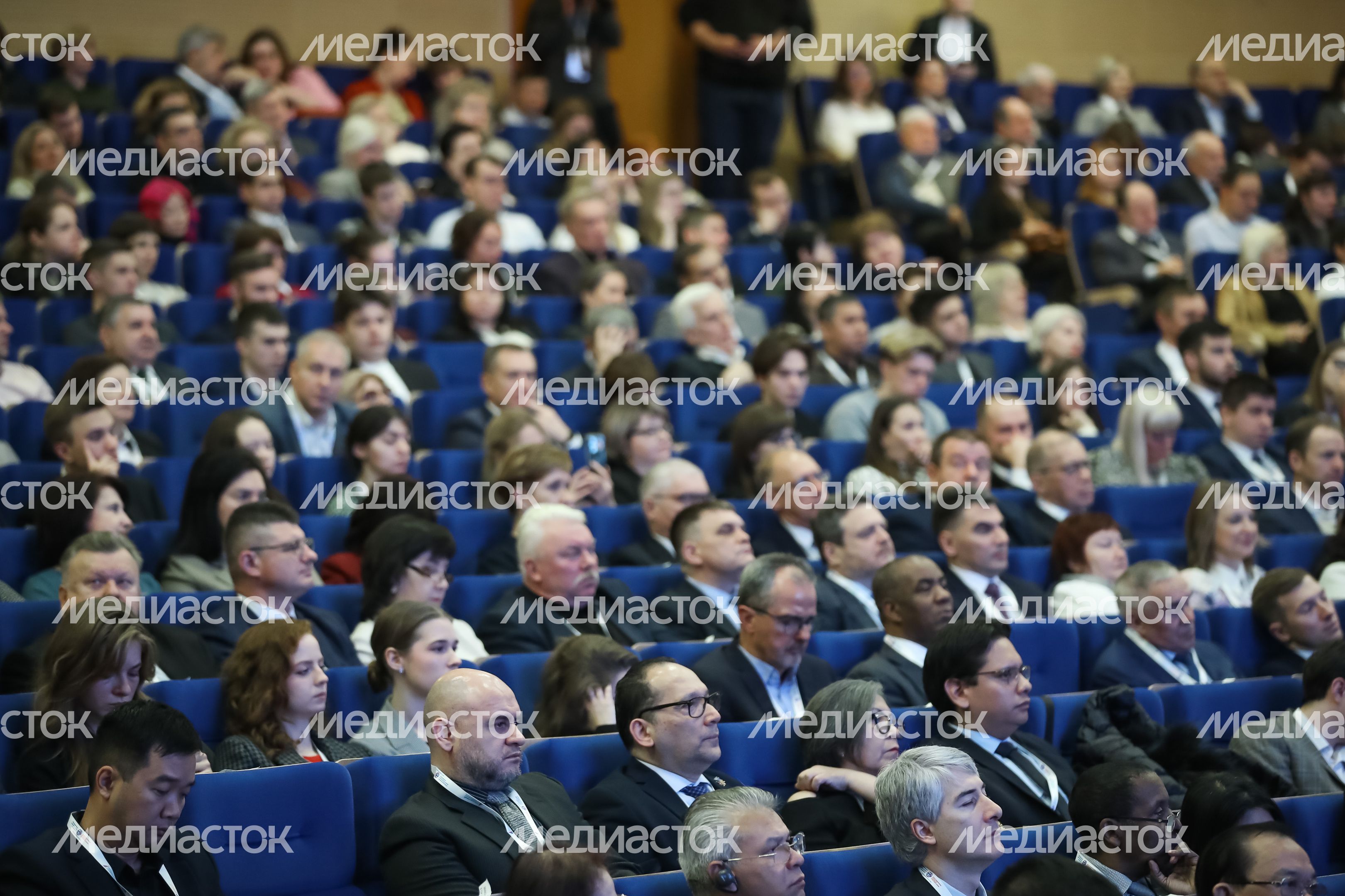 В Москве открылся IX Международный форум Финансового университета В Москве открылся IX Международный форум Финансового университета