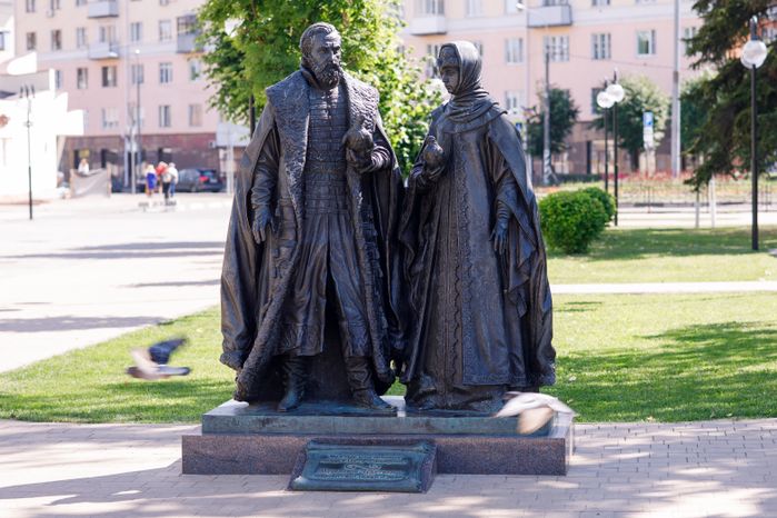 Памятник Петру и Февронии