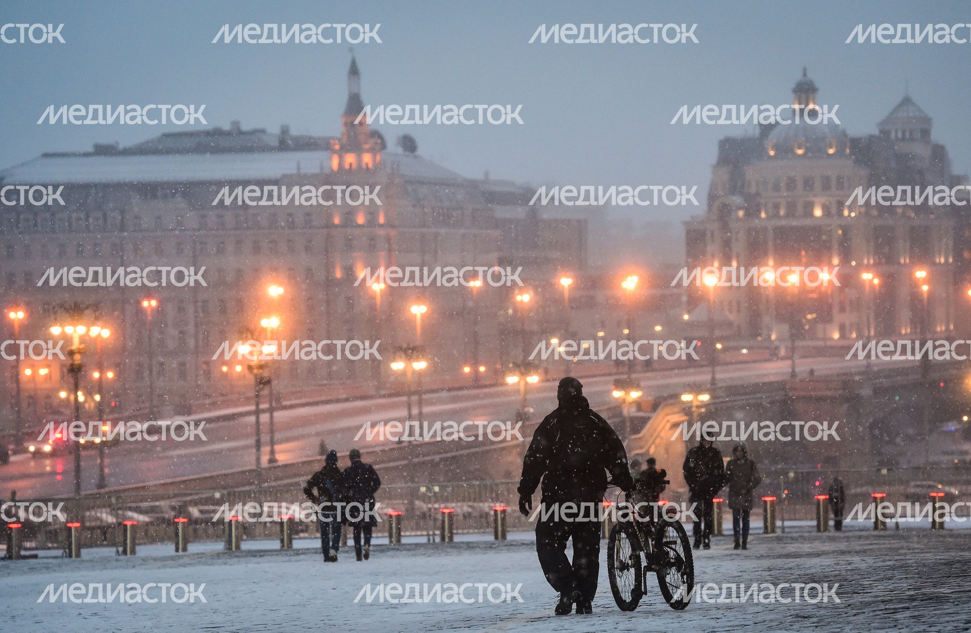 Первый снег в Москве