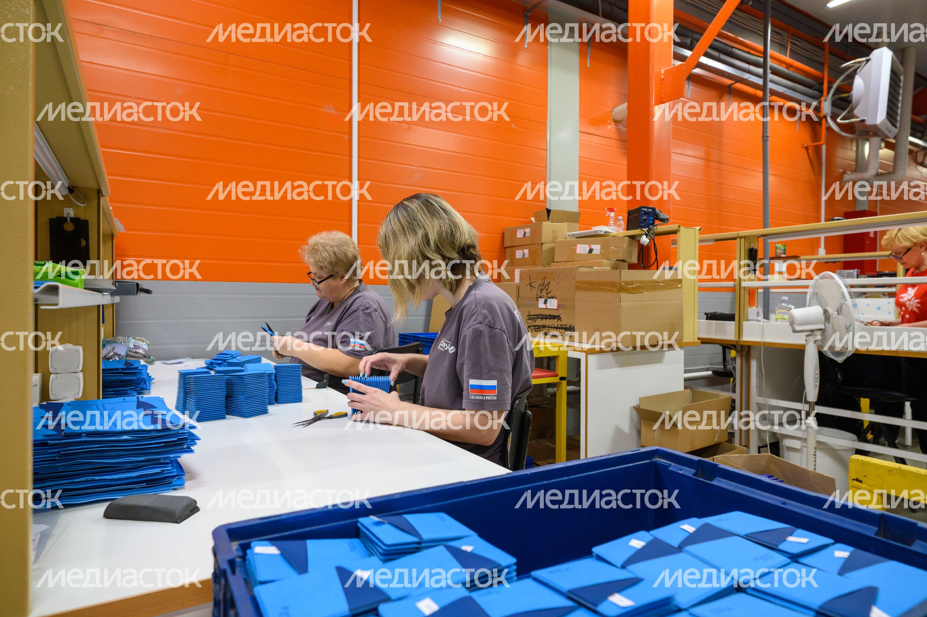 Производство продукции из экокожи на заводе ГК «ПЛАСТИК ОН ЛАЙН» в Красноармейске Производство продукции из экокожи на заводе ГК «ПЛАСТИК ОН ЛАЙН» в Красноармейске
