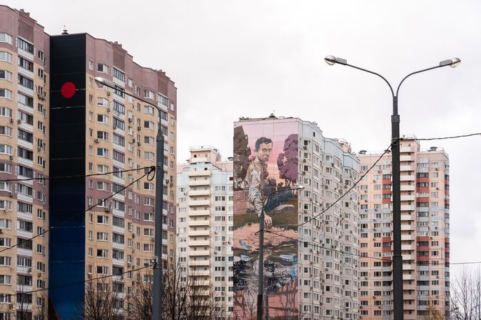 Граффити в Новой Трехгорке в Одинцово. «Выбор» Rustam QBic, Казань.
