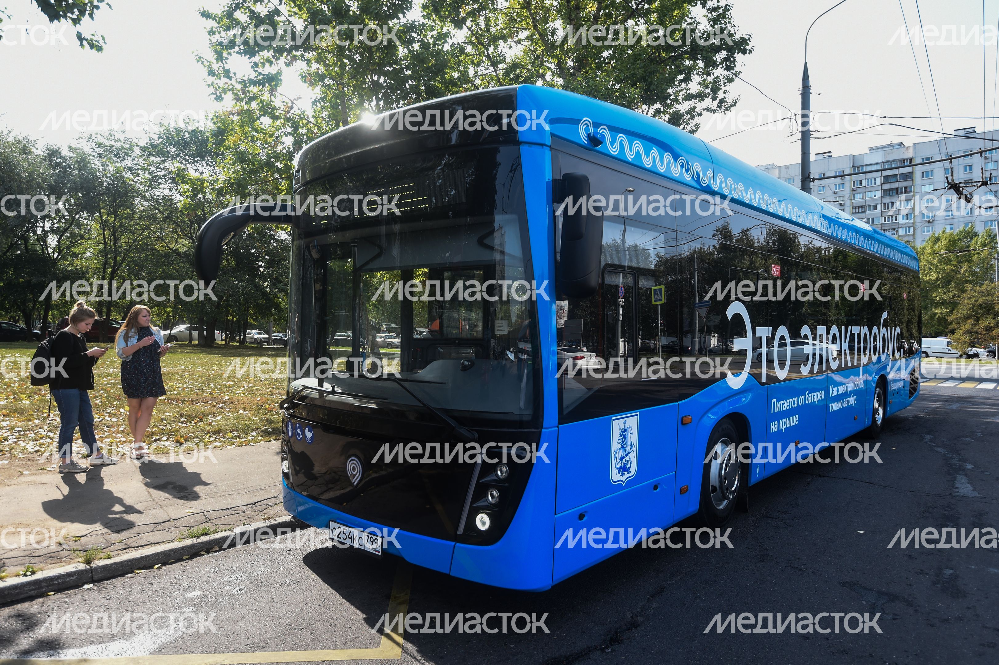 Первый электробус вышел на маршрут в Москве