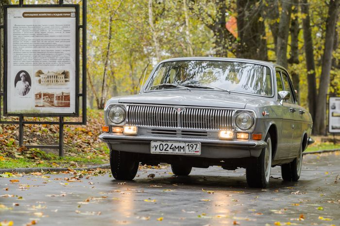 Ленинские Горки. Закрытие летнего сезона Клуба любителей автомобилей «Волга-242»