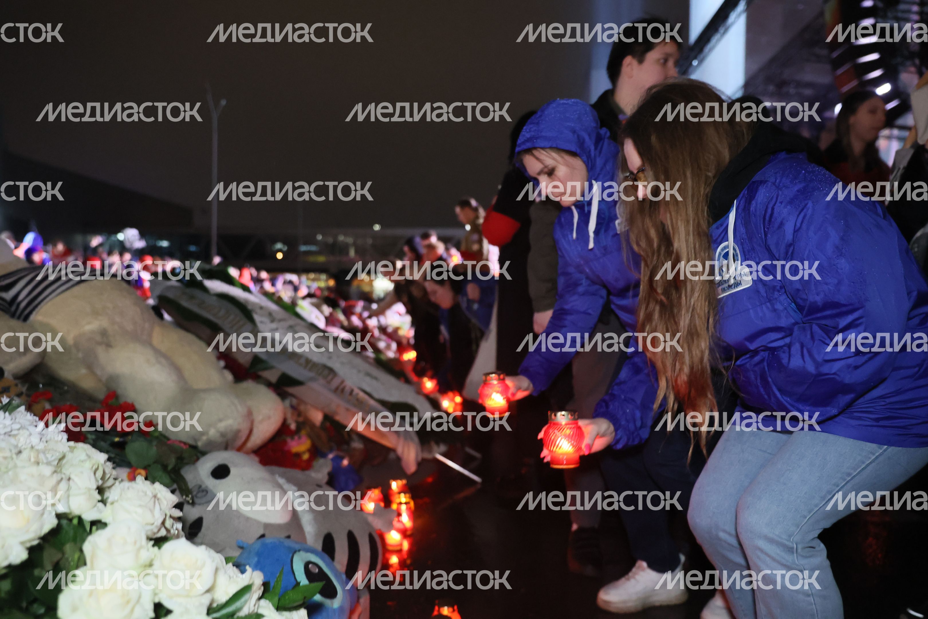 Акция памяти "Журавли" прошла на девятый день после теракта в "Крокус Сити Холле"