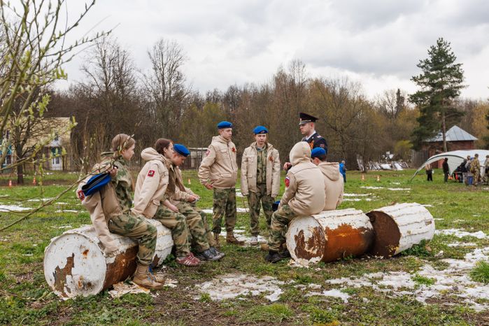 Военно-патриотическая игра «Юнармия, вперед!», посвященная Дню Победы, в Горках Ленинских