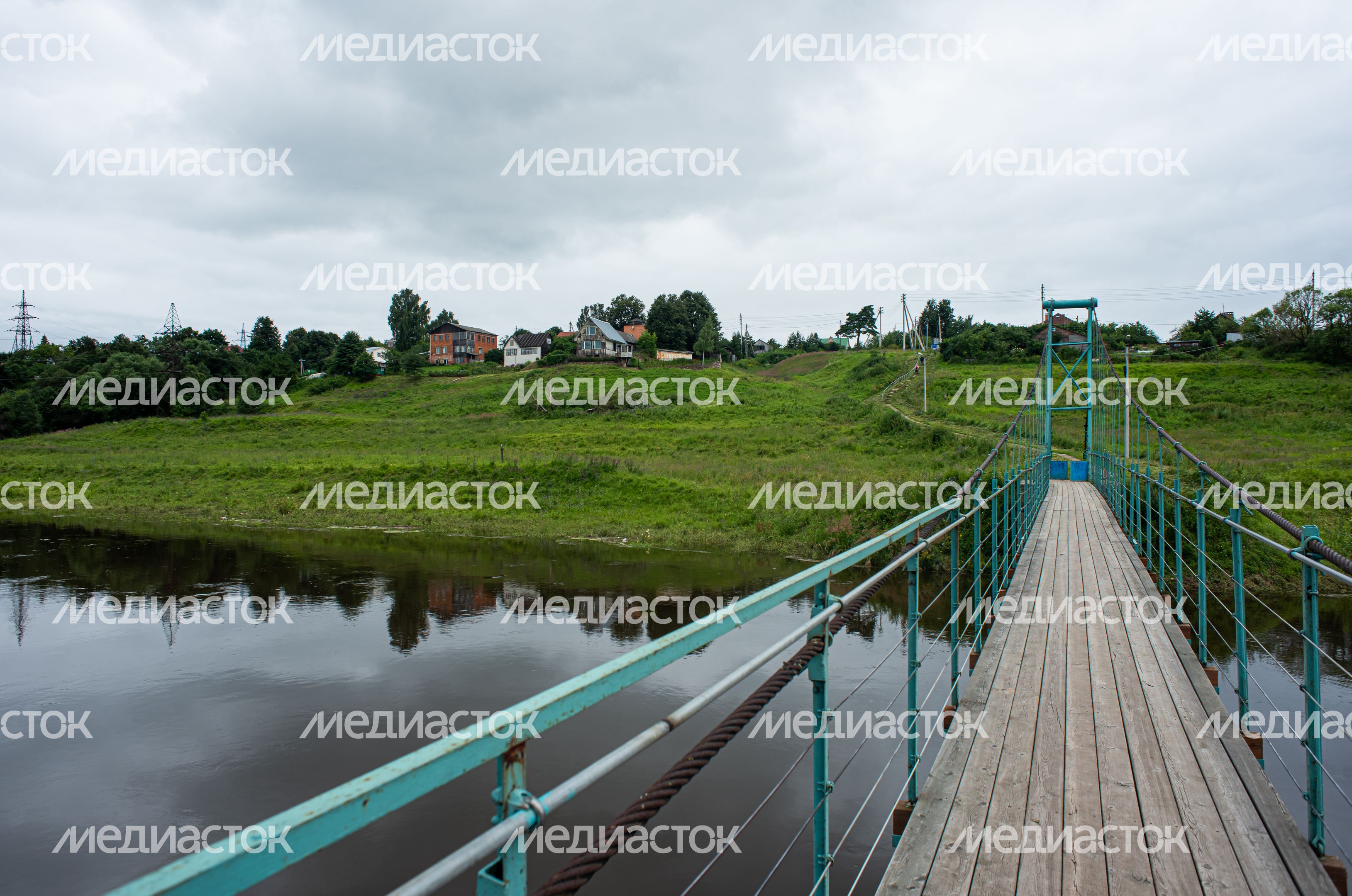 Подвесной мост у села Каринское
