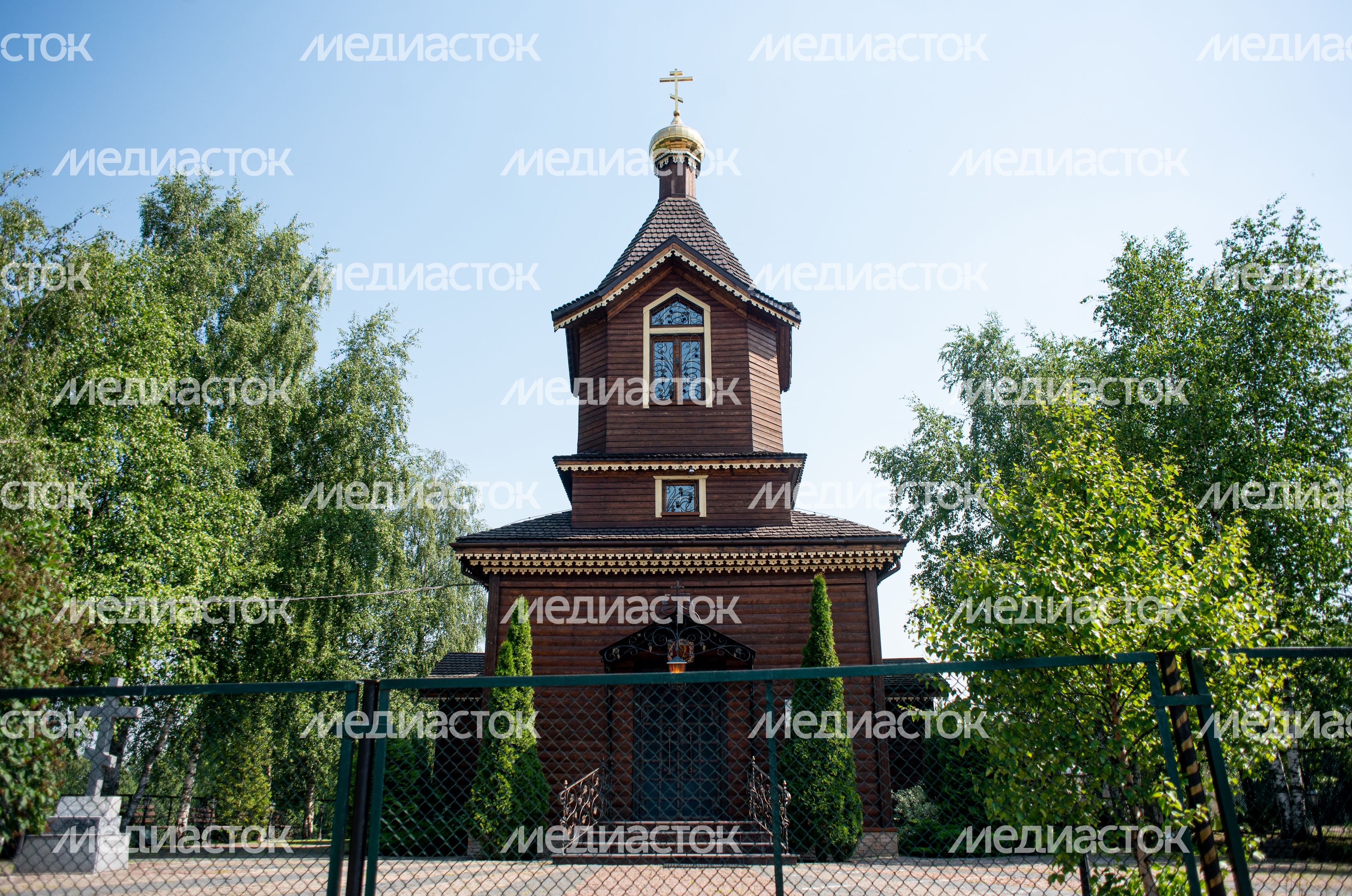 Летние виды Храма Николая Чудотворца в Федоскино