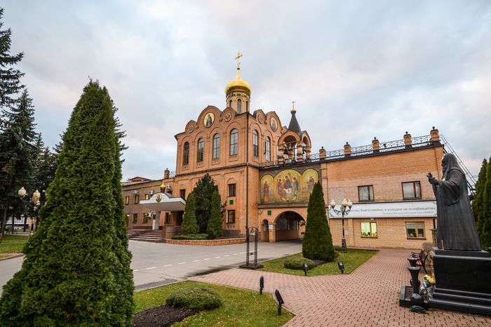 Храм во имя преподобного Серафима Саровского в рабочем поселке Софрино города Пушкино Сергиево-Посадского округа
