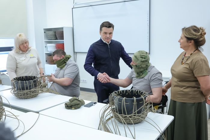Андрей Воробьев навестил раненых бойцов в центре им. Мещерякова