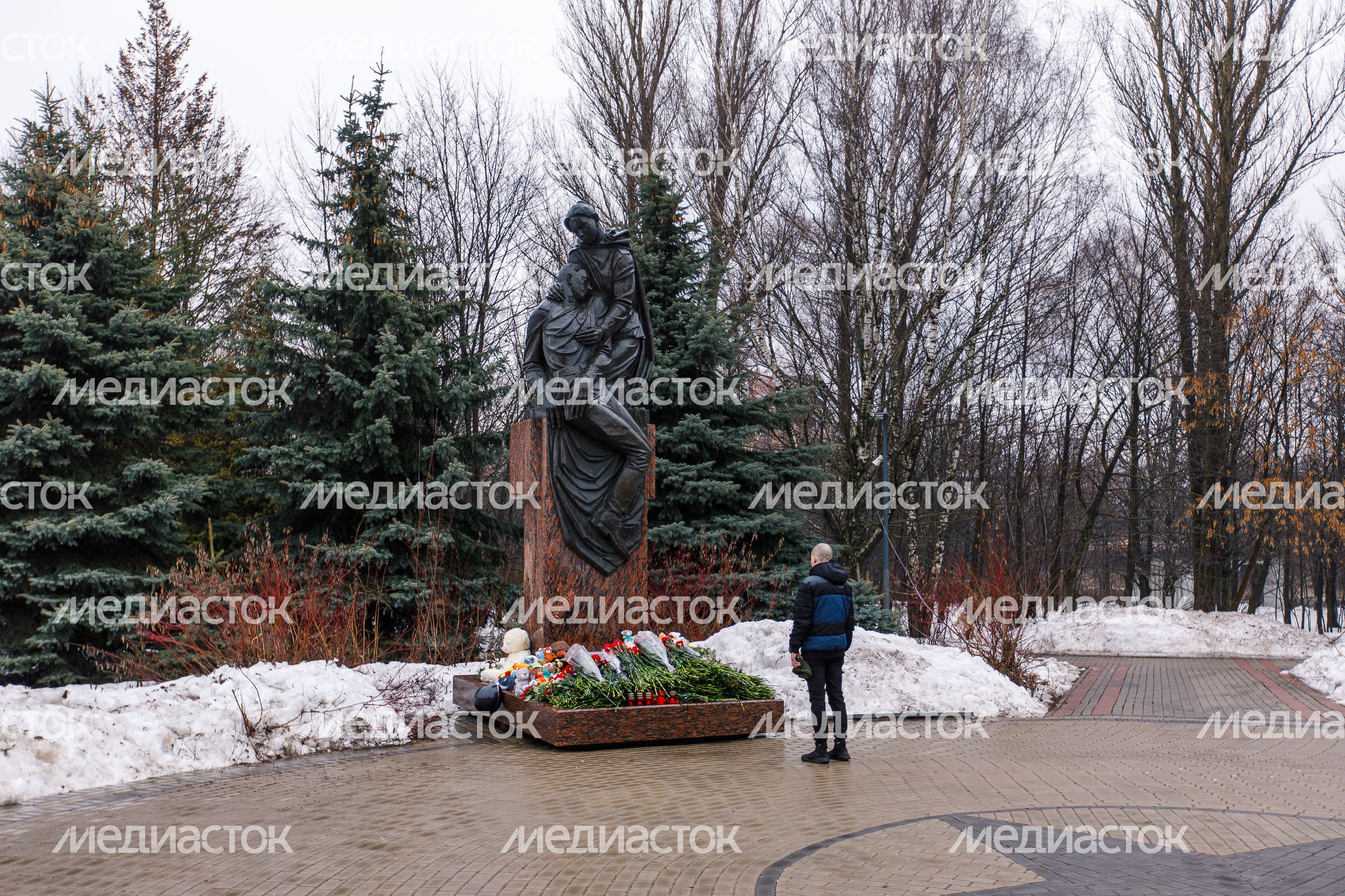 Мемориал памяти погибших в "Крокус Сити Холле" в Химках