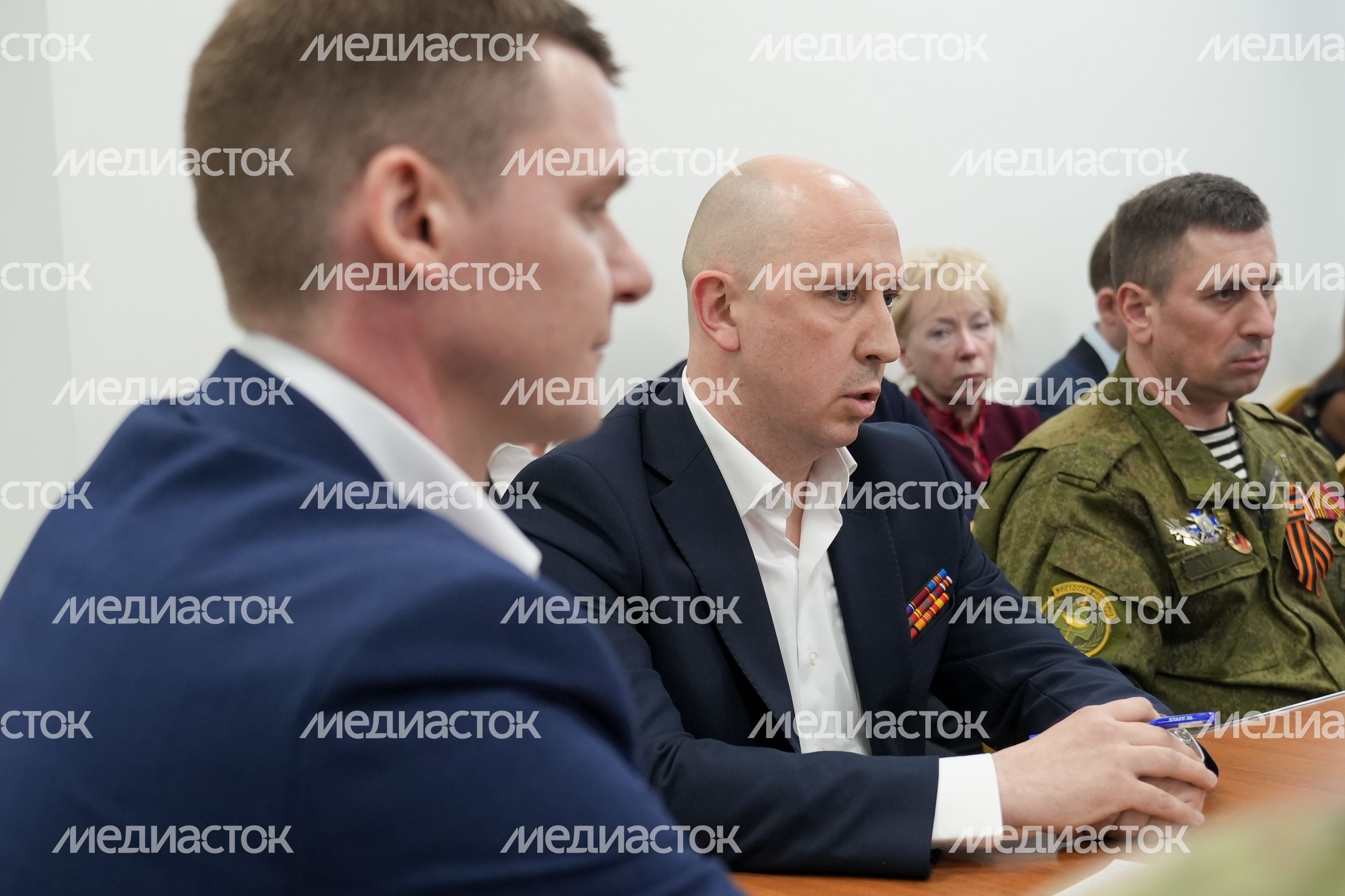 Андрей Воробьев и Игорь Щёголев встретились с финалистами программы "Герои Подмосковья" Андрей Воробьев и Игорь Щёголев встретились с финалистами программы "Герои Подмосковья"