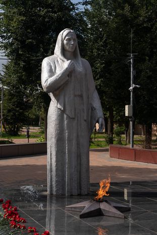 Лотошино. Меориальный комплекс. Сквер Победы «Освобождение»
