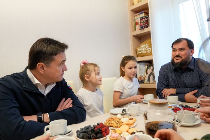 Андрей Воробьев навестил семью погибшего на СВО бойца