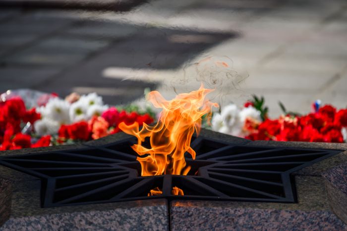 Патриотическая акция "Вахта Памяти" у Мемориала Славы в Королеве