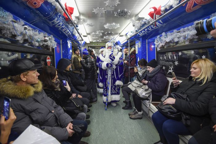Запуск новогоднего поезда в Московском метрополитене