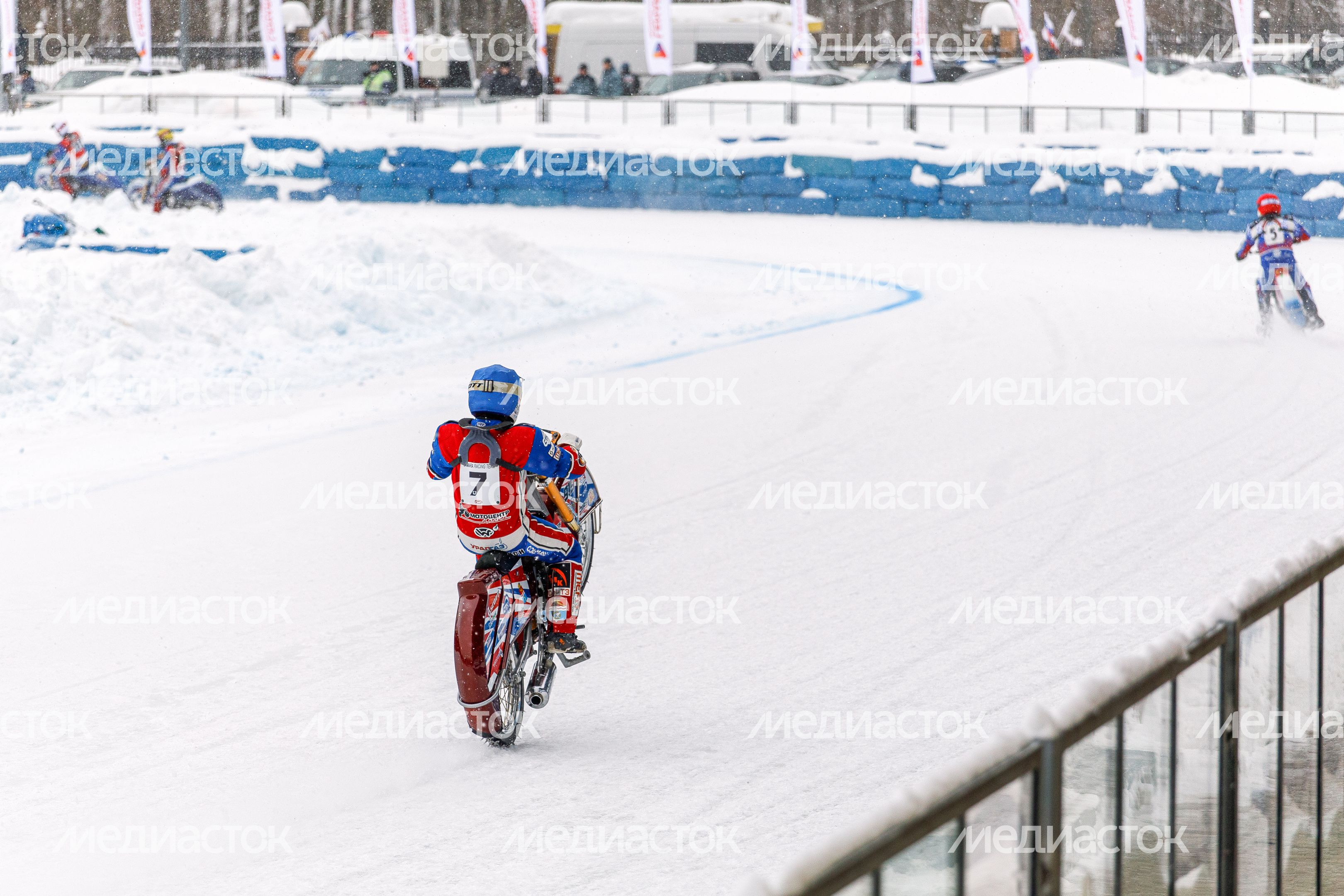 VI этап личного чемпионата России по гонкам на льду в Красногорске