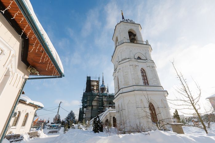 Храм Владимирской иконы Божией Матери (Рождества Христова) в усадьбе Быково в Раменском округе