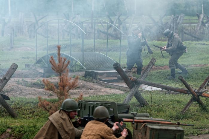 Военно-историческая реконструкция «Первый день войны» у Главного храма ВС РФ в День памяти и скорби