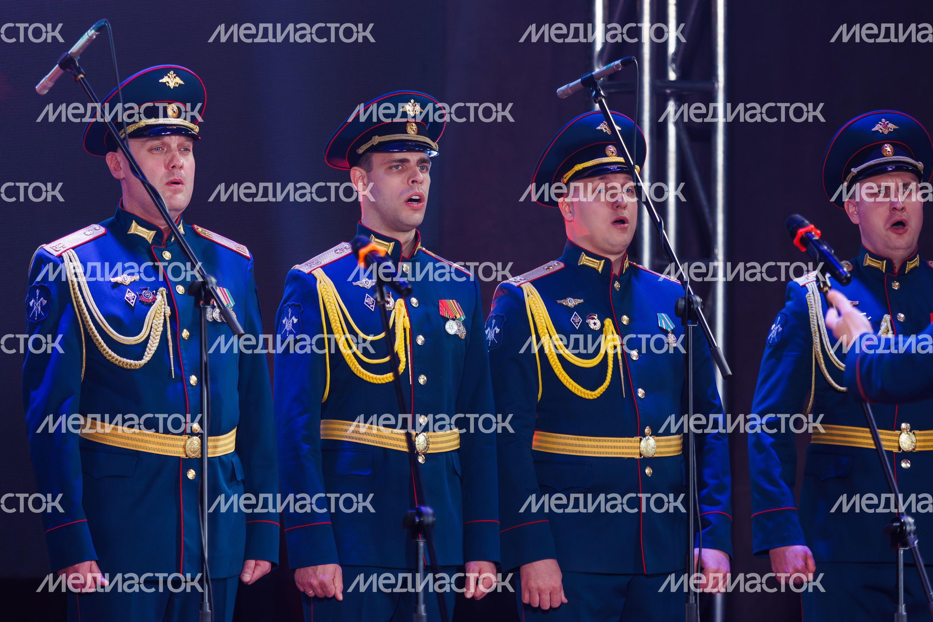 Концерт на открытии Международного кинофестиваля «17 мгновений…» в Павловском Посаде Концерт на открытии Международного кинофестиваля «17 мгновений…» в Павловском Посаде