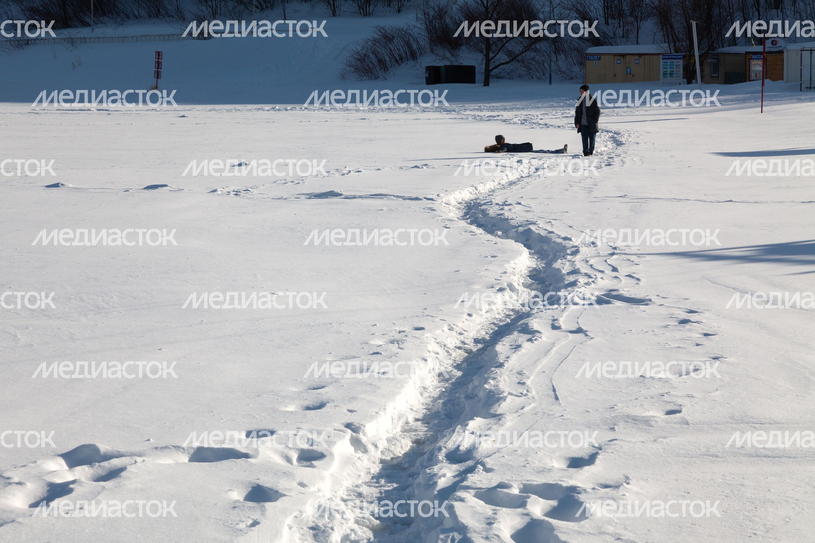 Прогулка по снегу Дзержинского карьера зимой
