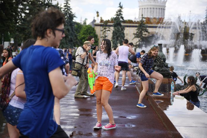 Флешмоб «Большая водная битва» на ВДНХ