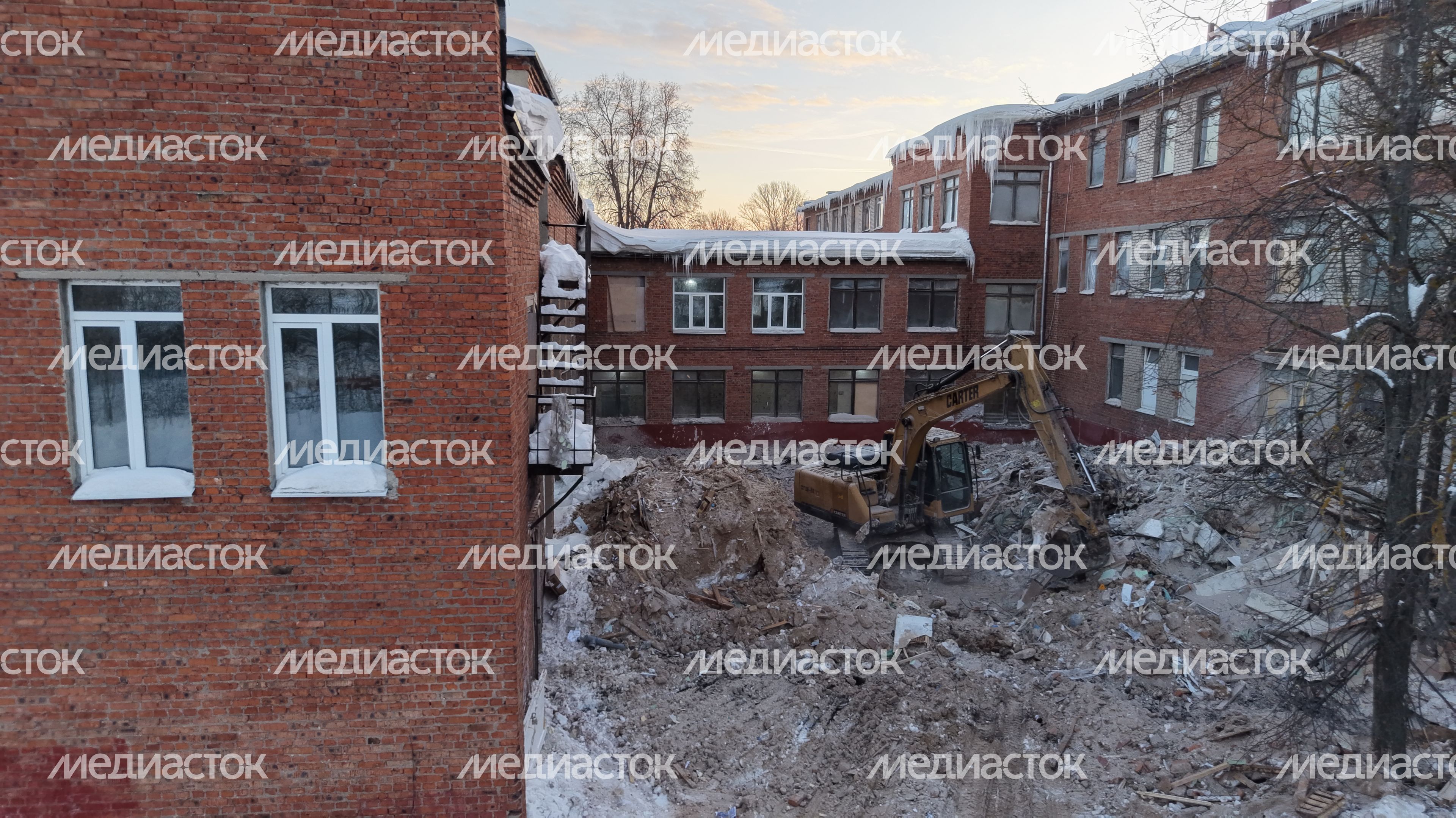 Продолжается капремонт каширской школы №1 им. Александра Выборнова Продолжается капремонт каширской школы №1 им. Александра Выборнова