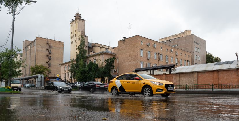 Проливной дождь в Москве