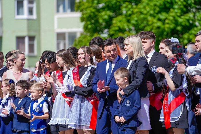 Губернатор поздравил выпускников реутовской СОШ №10 с последним звонком