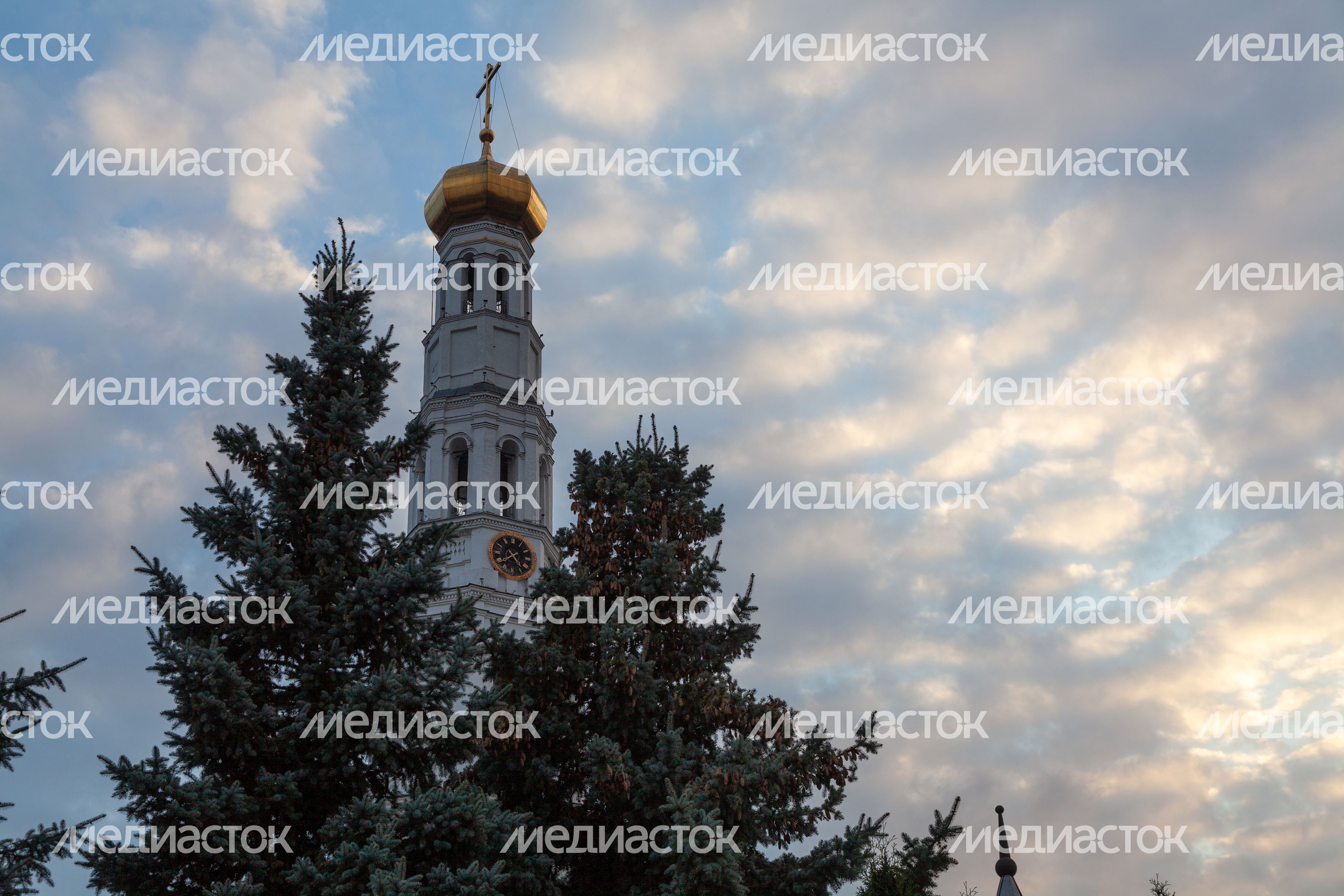 Осенние виды Николо-Угрешского монастыря города  Дзержинский округа Люберцы